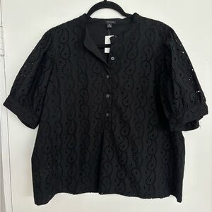 ANN TAYLOR Black paisley/eyelet top (5 buttons)slight puff sleeve. Size XL NWT